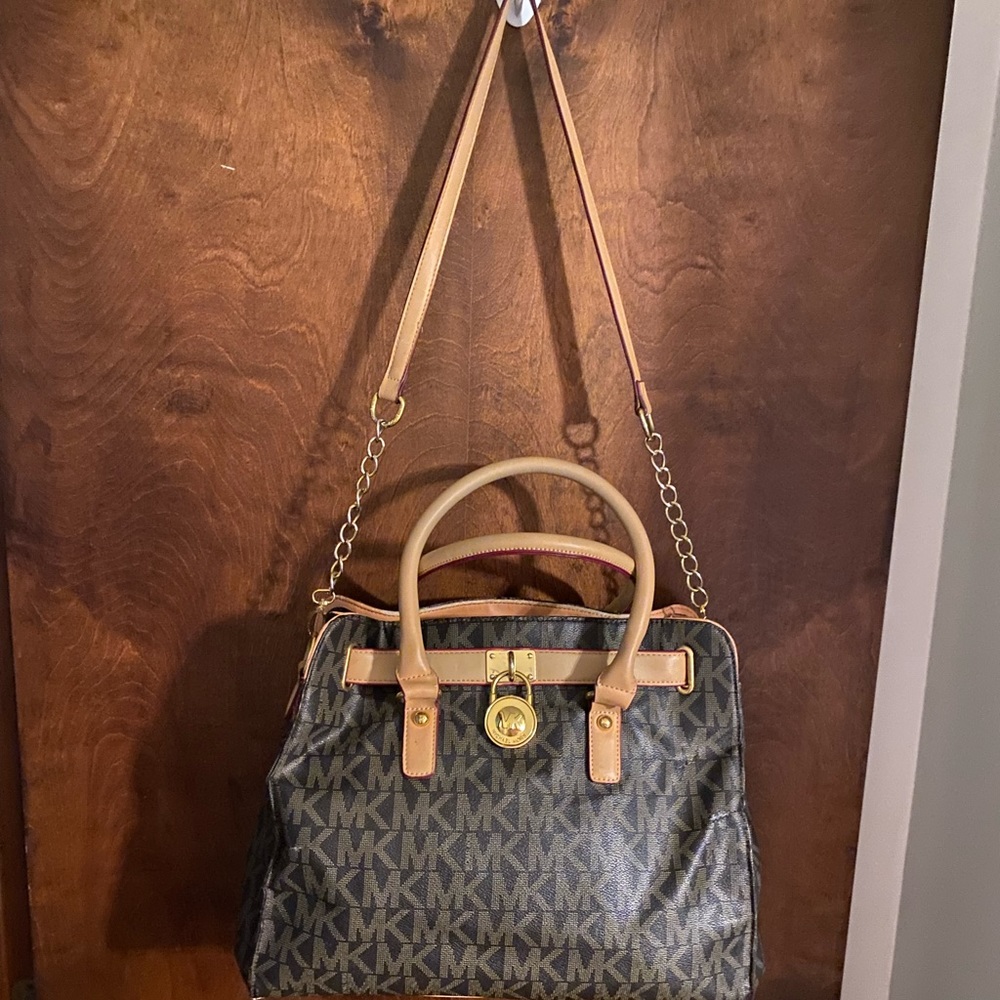 Michael Kors Hamilton Satchel, Large. Brown/Tan with logo and lock. Nice Bag - Picture 5 of 14